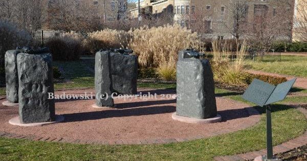 Jane Addams Memorial (Helping Hands)