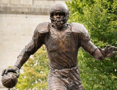 Walter Payton Statue